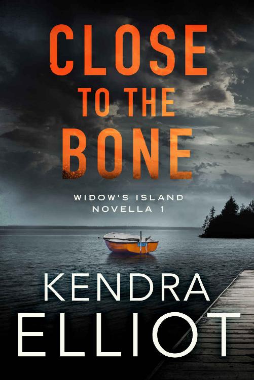 Widow's Island 01 - Close to the Bone