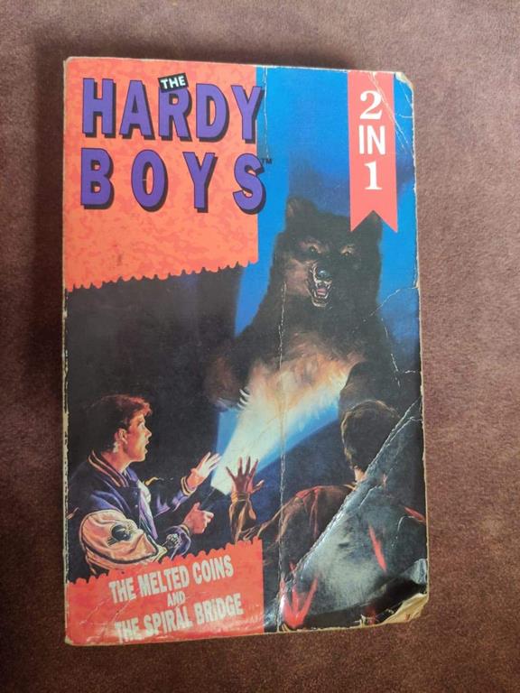 The Melted Coins / The Mystery of the Spiral Bridge (Hardy Boys 23 &amp; 45)