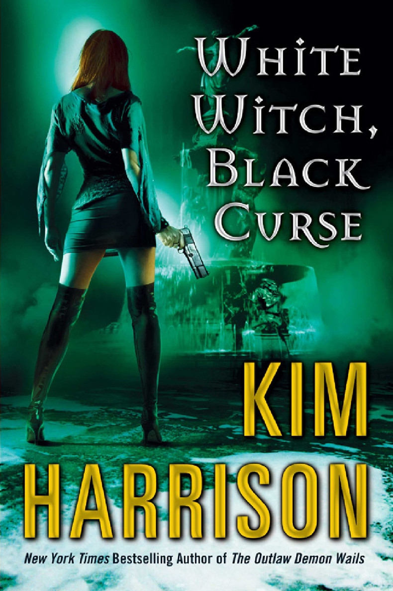 White Witch, Black Curse (The Hollows, Book 7)