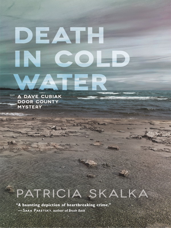 Death in Cold Water (A Dave Cubiak Door County Mystery)