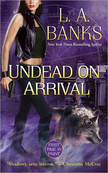 Undead on Arrival (Crimson Moon, Book 3)