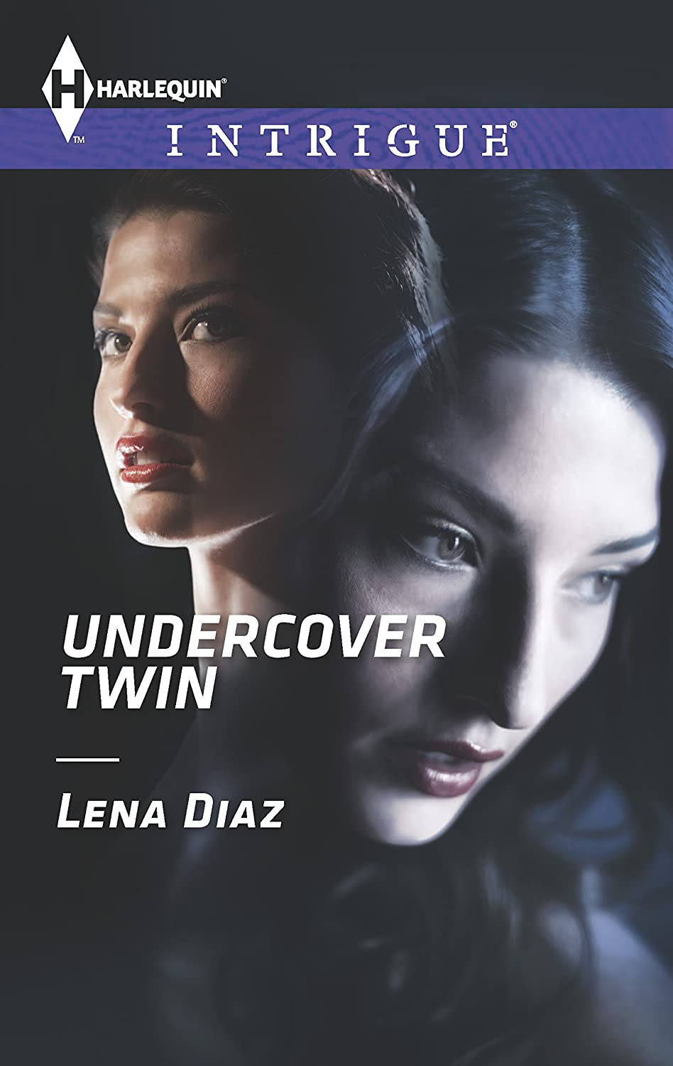 Undercover Twin (Harlequin Intrigue)