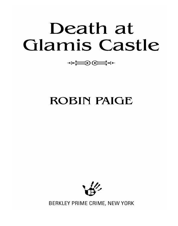 Death at Glamis Castle (Robin Paige Victorian Mysteries, No. 9)