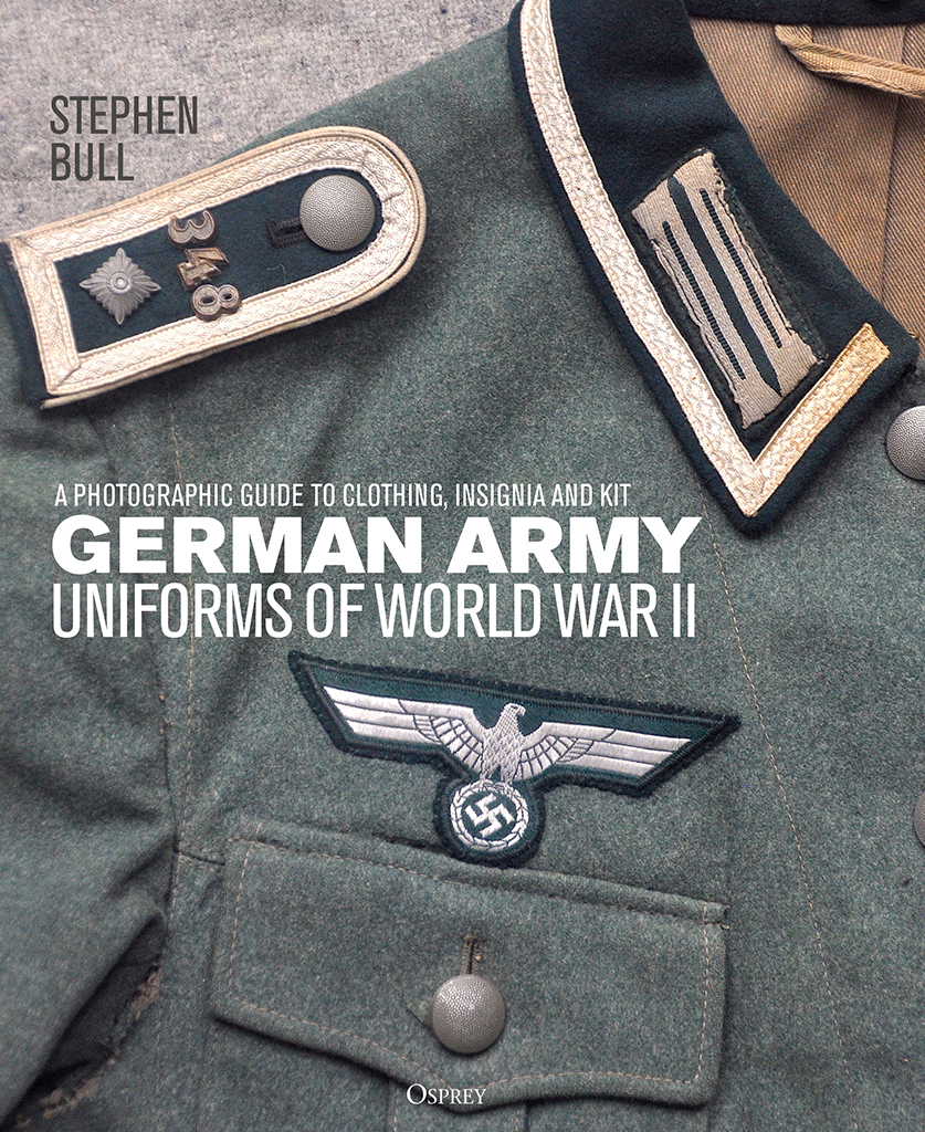 German Army Uniforms of World War II : A Photographic Guide to Clothing, Insignia and Kit.