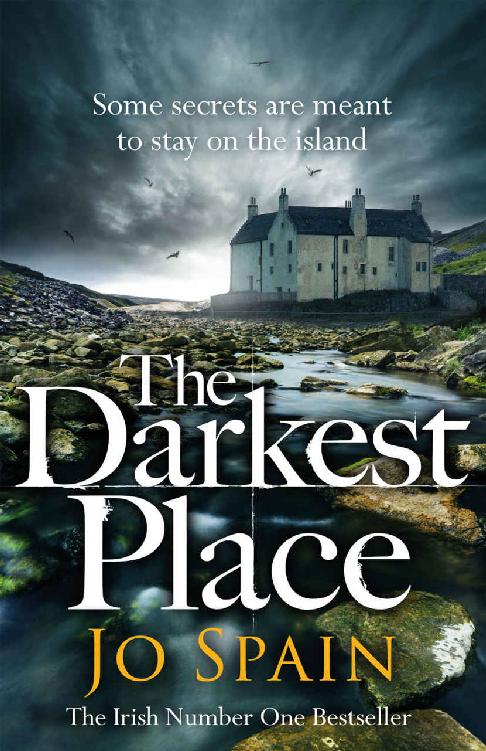 The Darkest Place (An Inspector Tom Reynolds Mystery)