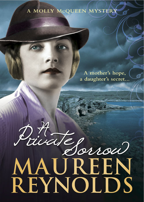 A Private Sorrow (Molly McQueen Mystery)