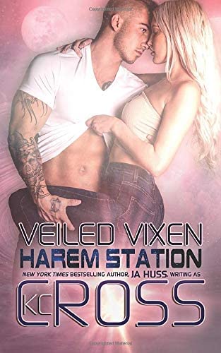 Veiled Vixen: Sci-Fi Alien Romance (Harem Station)