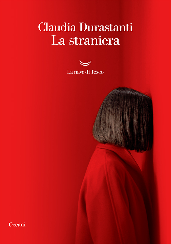 La straniera