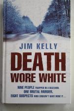 Death Wore White (Charnwood)