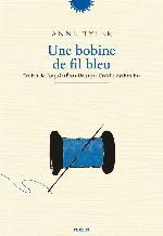 Une bobine de fil bleu