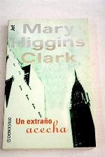 Un Extrano Acecha (Spanish Edition)